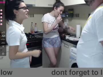 webcam couple maya_and_guests live cam image #945957