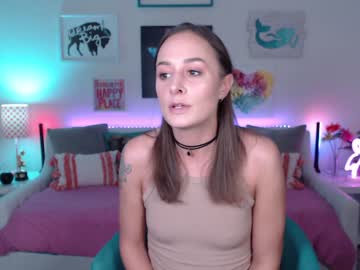 webcam girl holihurricane live cam image #5496237