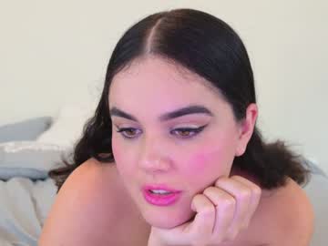 webcam girl gia_is_horny live cam image #5238940
