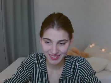 webcam girl little_kitt1y_ live cam image #5659942