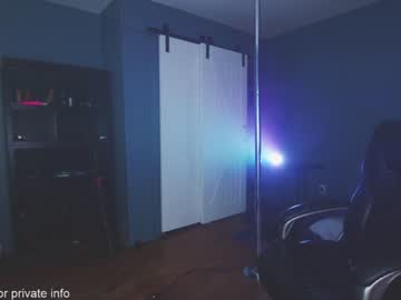 webcam girl aynmarie live cam image #5337337