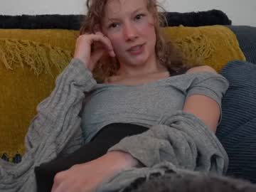 webcam girl sistinehashands live cam image #3588363