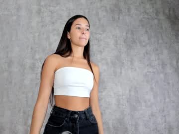 webcam girl amandamedrano live cam image #2813685
