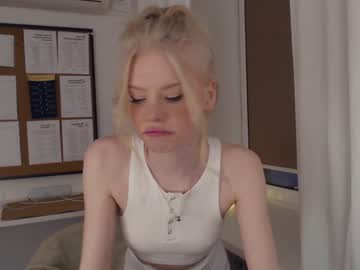 webcam girl sonyaplush live cam image #1109577