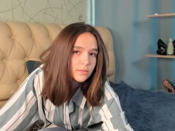 webcam girl catherineandrea live cam image #2620618