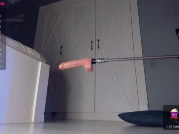 webcam girl izumi__li live cam image #4116992
