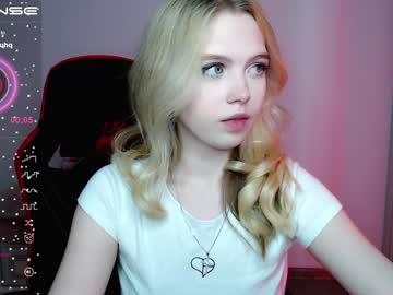 webcam girl small_blondee live cam image #3860627