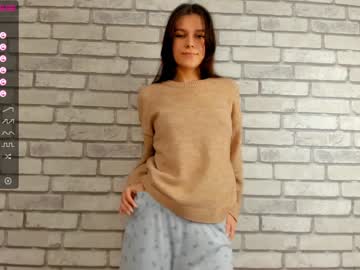 webcam girl carolynjacquelins live cam image #3181606