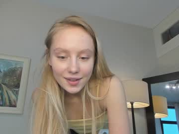 webcam girl amy_touch live cam image #3760055