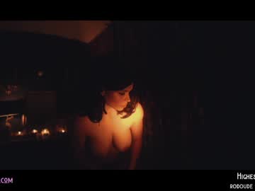 webcam girl lucieoude_ live cam image #1481936