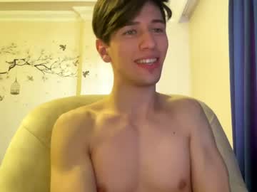webcam man boy_with_a_joy live cam image #1613185