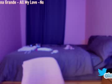 webcam girl hollyextra live cam image #2574075