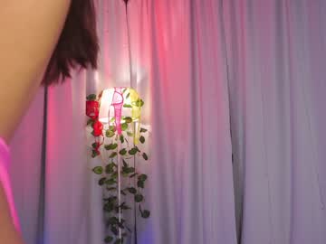 webcam girl helenmoors live cam image #5722316
