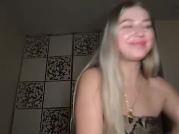 webcam girl blayzeenvy live cam image #4237359