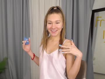 webcam girl teonasafina__ live cam image #3555567