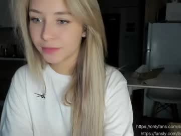 webcam girl sun_shine_baby live cam image #2106025