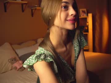 webcam girl cuteelsa_ live cam image #5928156