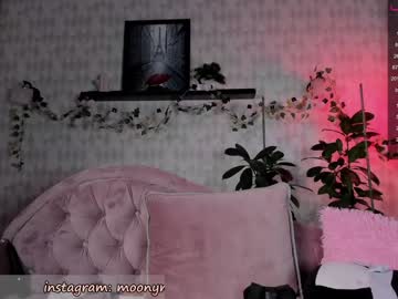 webcam girl lika_moon live cam image #4234910