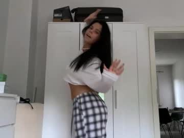 webcam girl wildahankin live cam image #7119184