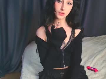 webcam girl kira_after_dark live cam image #7096852