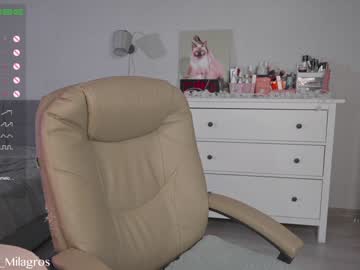 webcam girl mia_milagros live cam image #4829364