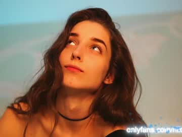 webcam girl angels_kiss live cam image #426904