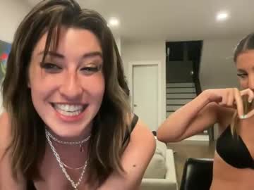 webcam girl sluttylilsister live cam image #4601329