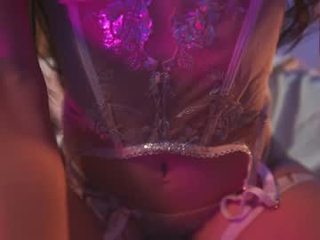 webcam girl lucie_beltran live cam image #6583335