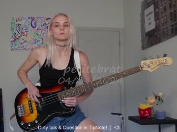 webcam girl petitebrat live cam image #6751628