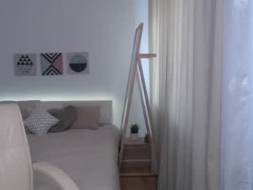 webcam girl valeria_green99 live cam image #77095
