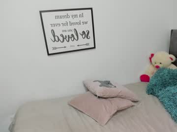 webcam girl abigail_w live cam image #884497