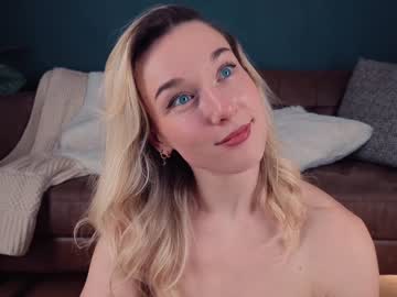 webcam girl emily_fox_official live cam image #2595414