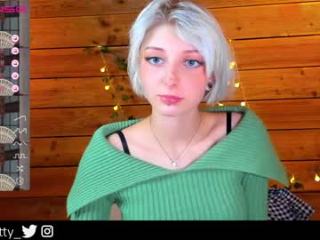 webcam girl lit1le_kitty_ live cam image #2923091