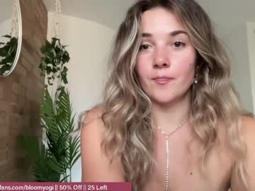 webcam girl bloomyogi live cam image #3340569