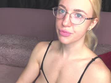 webcam girl xtina__ live cam image #1708022