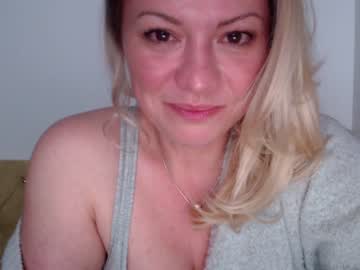 webcam girl kiradivine live cam image #1818407
