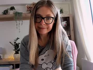 webcam girl bestgirl_ofthe_neighborhood live cam image #4359673