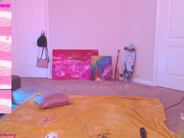 webcam girl petitebrat live cam image #3569426