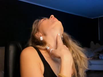 webcam girl linellali live cam image #2948649