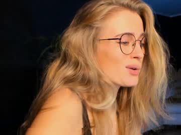 webcam girl linellali live cam image #2949024