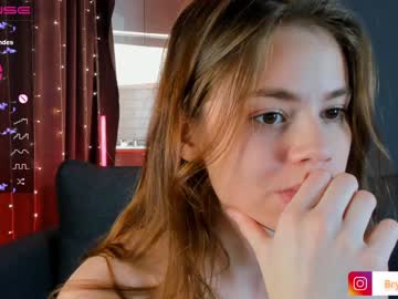 webcam girl rebeccabryan live cam image #2934490