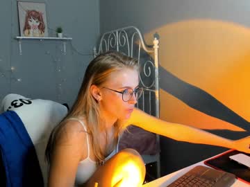 webcam girl linellali live cam image #2513176