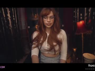webcam girl lucieoude_ live cam image #1647470