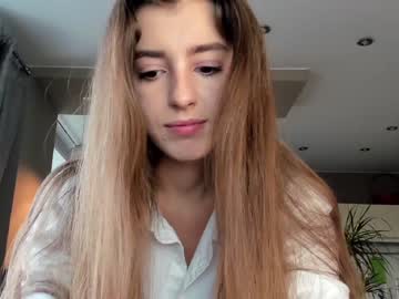 webcam girl coy_amina_ live cam image #2883374