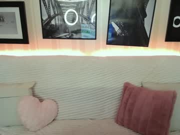 webcam girl zara_larison live cam image #2601563