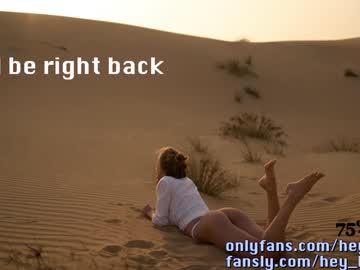 webcam girl heyhorny_cb live cam image #4173676