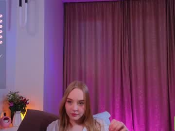 webcam girl lissa_meooow live cam image #6859884