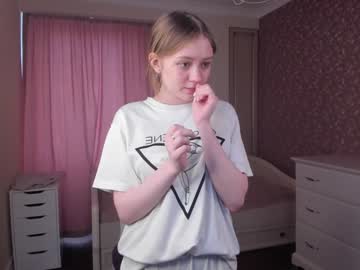 webcam girl rowenacarrington live cam image #7008116