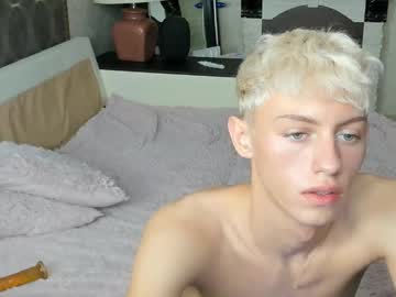 webcam man just_mil live cam image #7102316