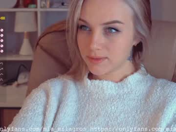 webcam girl mia_milagros live cam image #1080987